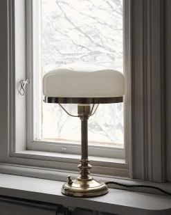 Bordslampa - Karlfeldt mässing, vit skärm