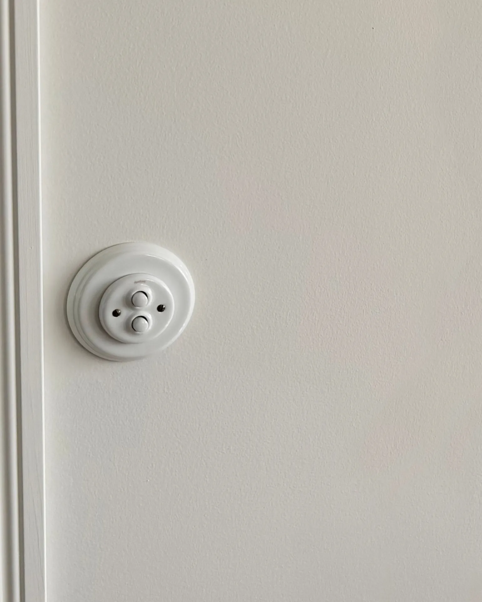 Dimmer - Dubbel tryckknapp vitt porslin