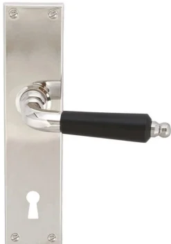 Dörrhandtag - Långskylt med trägrepp nickel