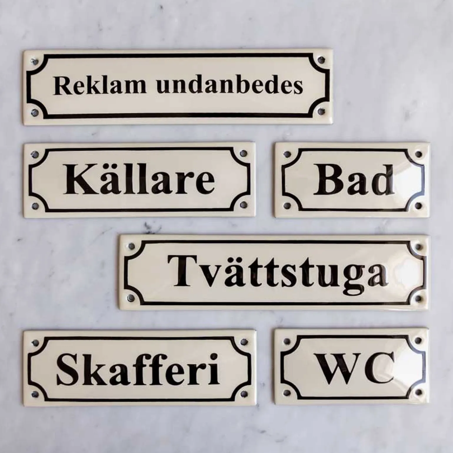 Emaljskylt - WC vit/svart