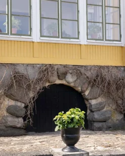 Gjutjärnsurna - Trädgårdsurna Jugend