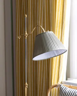 Golvlampa - Gullberg mässing, olivgrön skärm