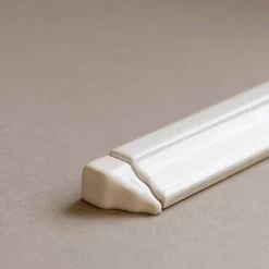 Kakel Victoria - Hörnbit till bröstlist 3,5 x 15 cm vit