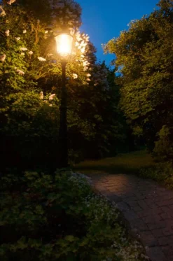 Lyktstolpe Ljuså S4 - Runt svart lykthus