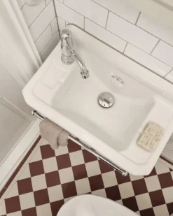 Tvättställ Burlington - Edwardian JR 51 cm med handduksstång
