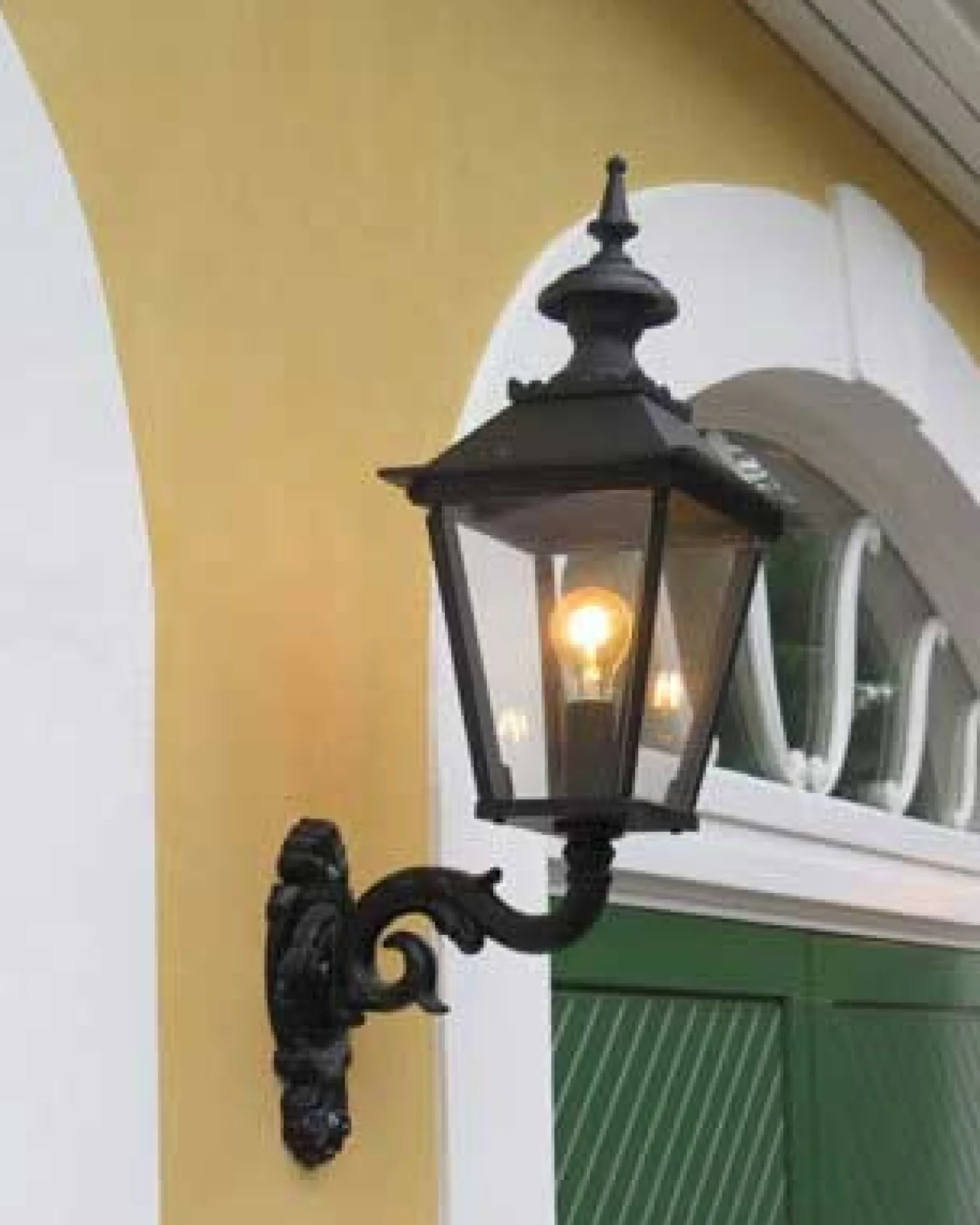 Utomhuslampa - Fasadlykta Glimmerö M4