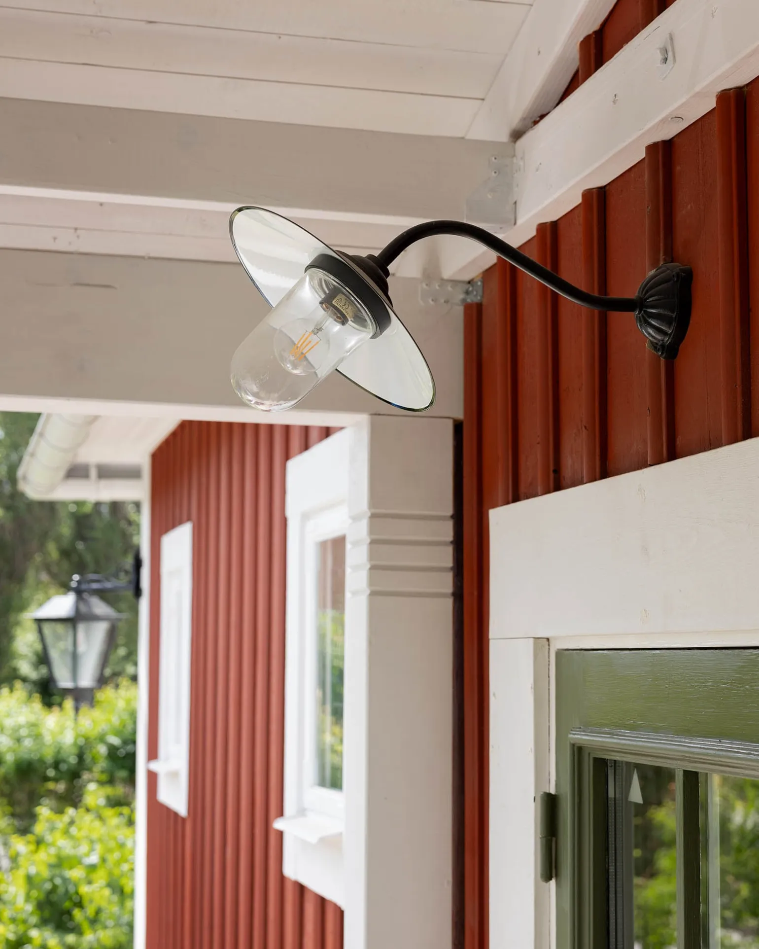 Utomhuslampa - Stallampa 45° krok, svart skärm