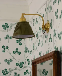 Vägglampa - Gripenberg mässing, vit tygskärm, brun