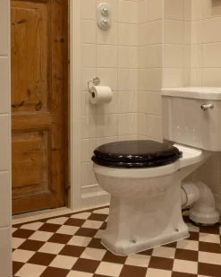 WC - Burlington golvstående toalett, smal cistern & sits