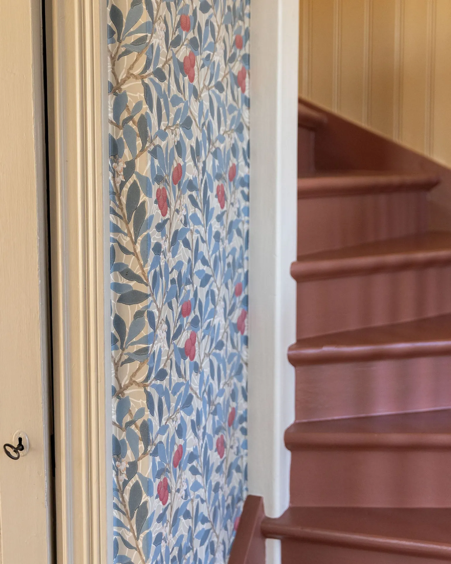 William Morris & Co. Tapet - Arbutus Woad/Russet
