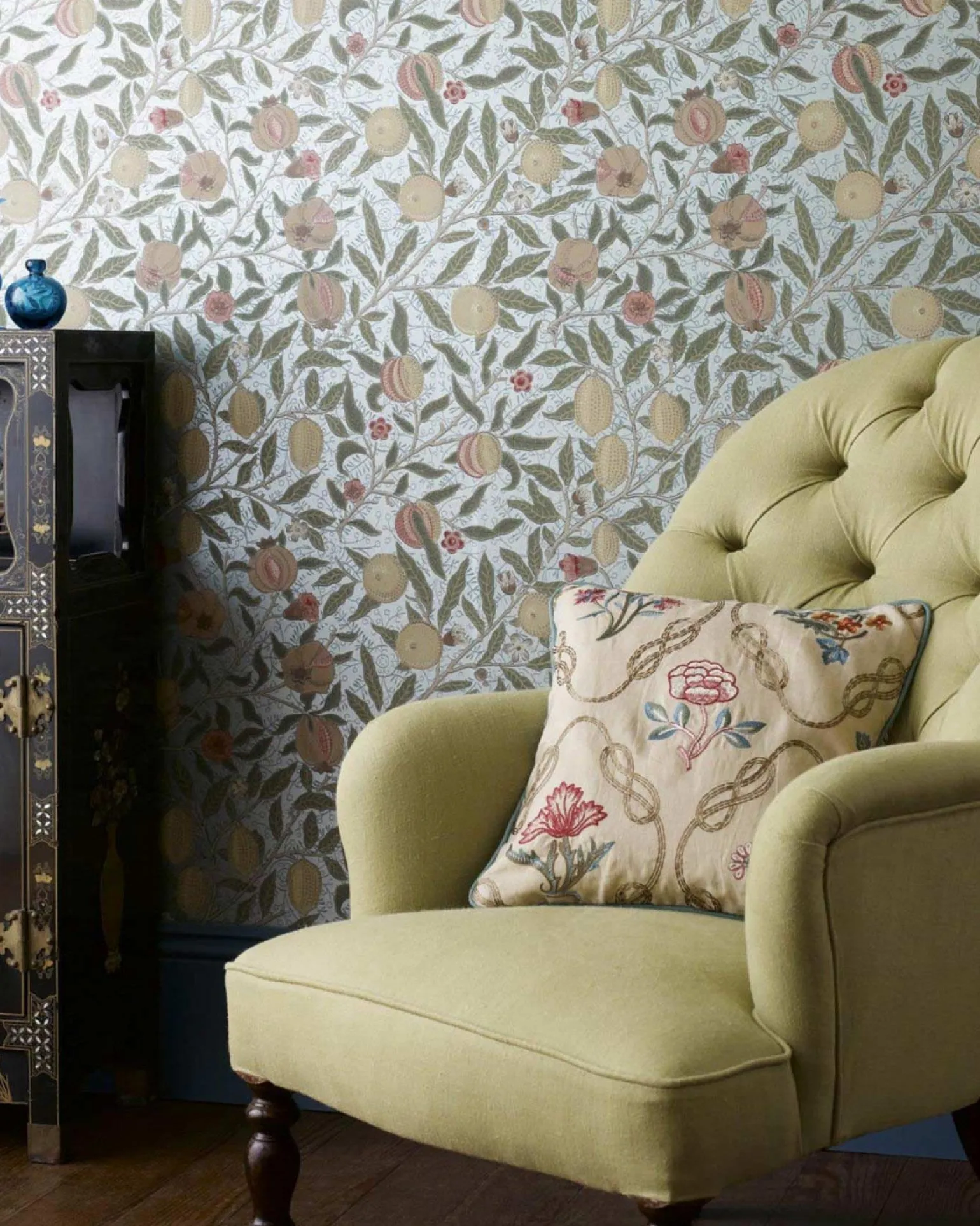 William Morris & Co. Tapet - Fruit Lime Green/Tan