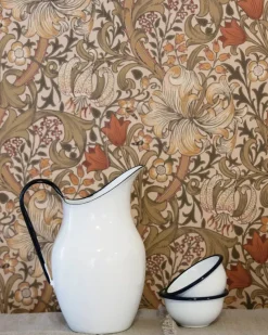 William Morris & Co. Tapet - Golden Lily Charcoal/Olive