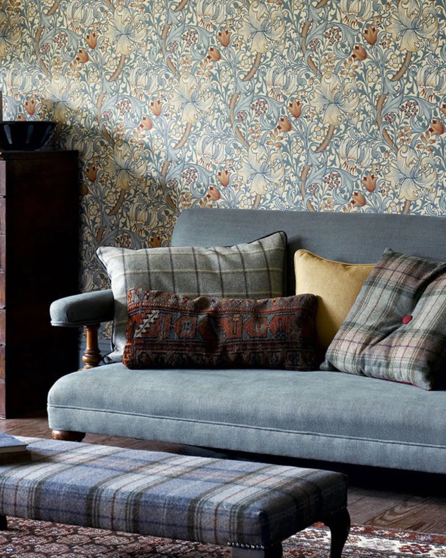 William Morris & Co. Tapet - Golden Lily Slate/Manilla