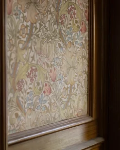 William Morris & Co. Tapet - Golden Lily Slate/Manilla