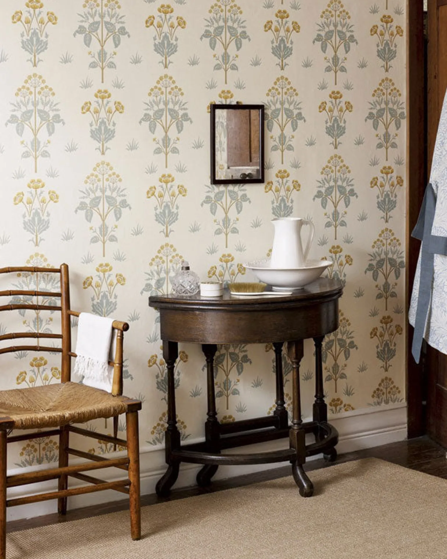 William Morris & Co. Tapet - Meadow Sweet Gold/Slate