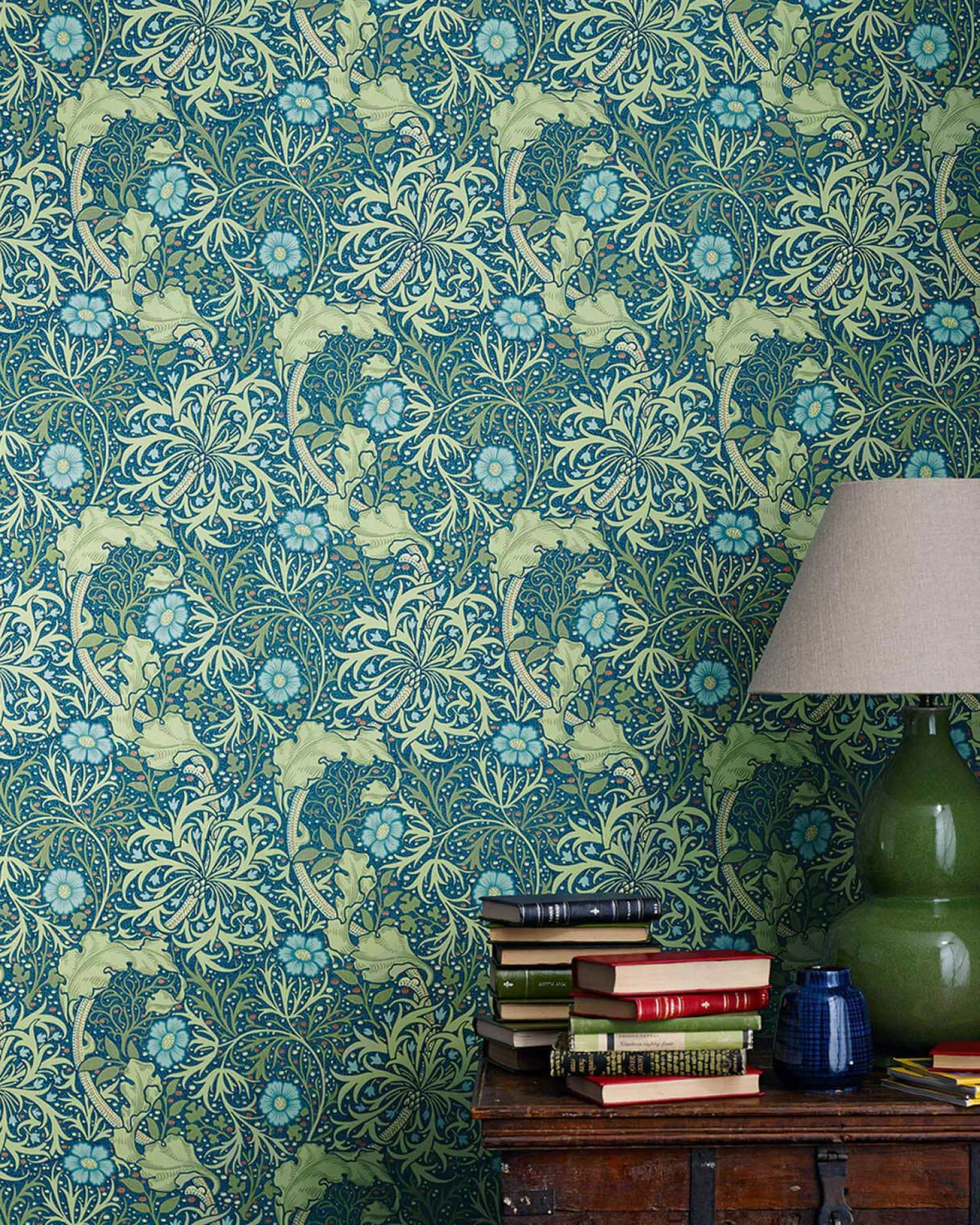 William Morris & Co. Tapet - Morris Seaweed Cobalt/Thyme